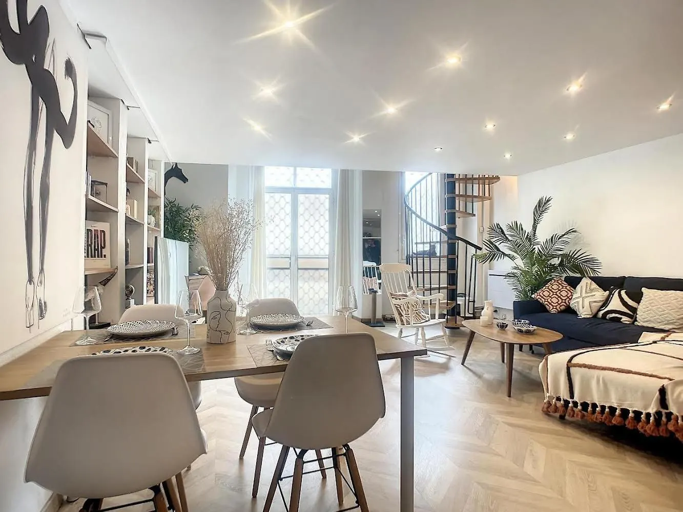 Loft Moderne Dans Le Centre De Cannes contacts